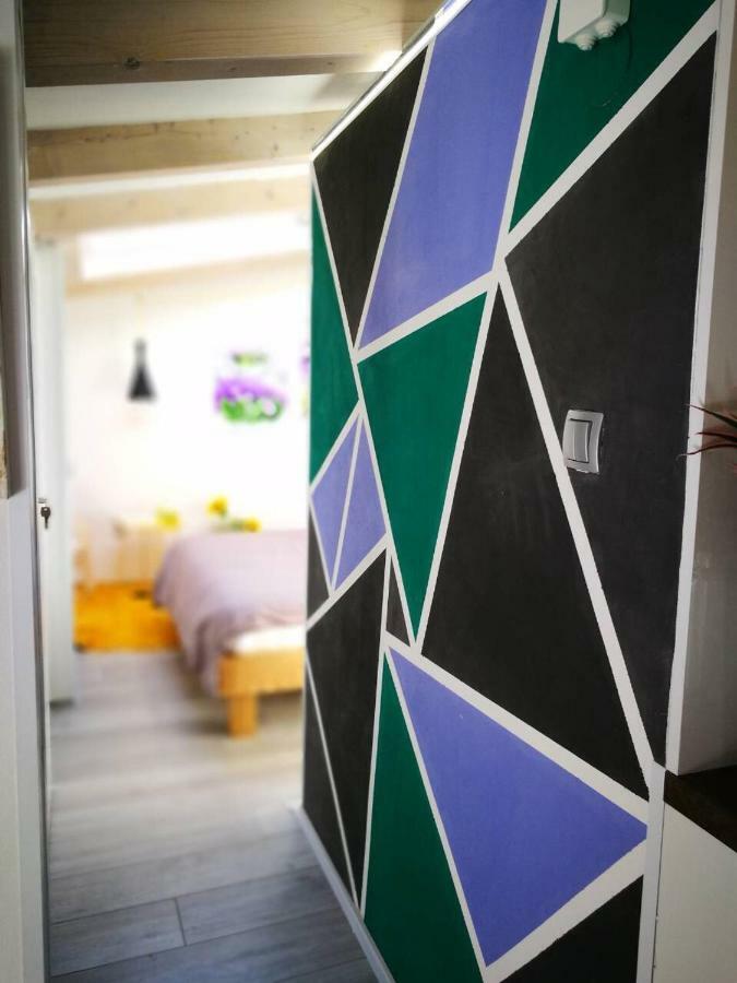 Cres Art Studio Kuning Apartment Bagian luar foto