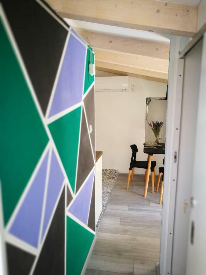 Cres Art Studio Kuning Apartment Bagian luar foto